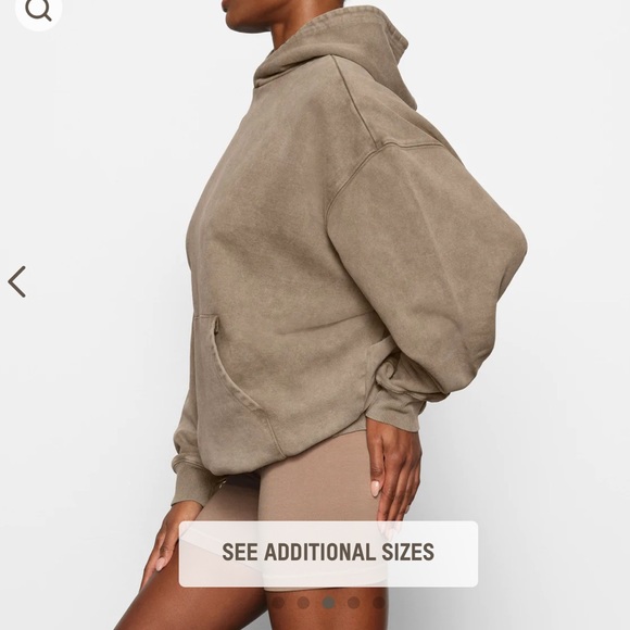 SKIMS BOYFRIEND FLEECE HOODIE - DESERT - SIZE SMALL - Picture 3 of 5